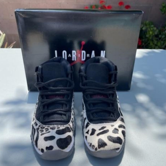 Women's Air Jordan 11 Retro - Picture 1 of 4